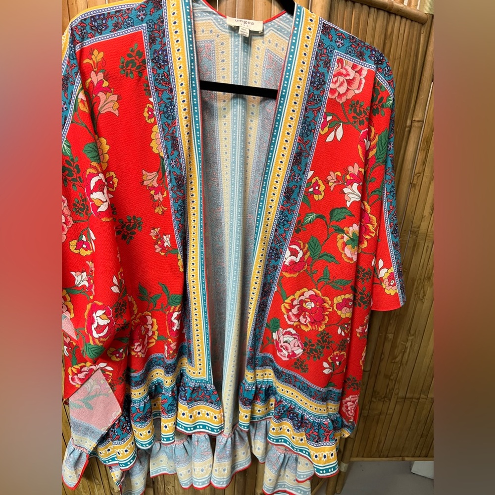 Umgee brand. Vibrant flowers/ size M/L. Ruffled